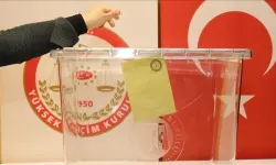 Türkiye'nin en kalabalık ilçesi Esenyurt'ta oy kullanma işlemi sürüyor