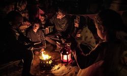Refah'taki Filistinliler savaşın karanlığını ramazan fenerleriyle aydınlatıyor