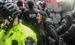 New York polisi Filistin destekçisi göstericilere sert müdahale etti