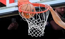 NBA'de Devin Booker attığı 52 sayıyla Suns'ı galibiyete taşıdı