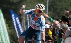 TUR 2024'ü kazanan bisikletçi Van den Broek, ödülü takım arkadaşlarıyla paylaşacak