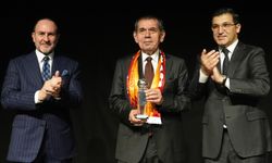 Dursun Özbek'e Yılın spor yöneticisi ödülü