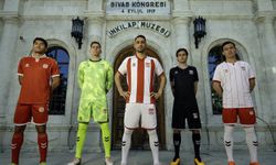 Sivasspor yeni sezon formalarını tanıttı