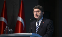 Adalet Bakanı Tunç, Meclis'te gazetecilerin sorularını yanıtladı