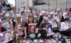 "Cumartesi Anneleri", kayıp yakınları için İstanbul'da 1000. kez toplandı