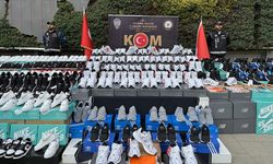 İstanbul'da düzenlenen kaçakçılık operasyonunda 85 bin çift ayakkabı ele geçirildi