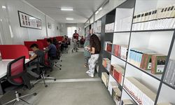 Türk Kızılayın 100. Yıl Kütüphanesi depremzedelere hizmet verdi