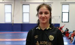 Güreşte Türkiye şampiyonu Esma Nur, gözünü Avrupa şampiyonluğuna dikti