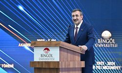 Cumhurbaşkanı Yardımcısı Yılmaz öğrencilere seslendi