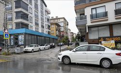 Başkentte sele kapılan iki kardeş çevredekiler tarafından kurtarıldı