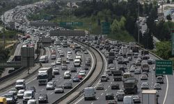 İstanbul'da haftanın ilk iş günü trafik yoğunluğu yaşanıyor