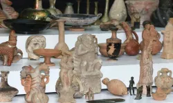 Adana'da tarihi eser niteliği taşıdığı değerlendirilen 46 parça ele geçirildi