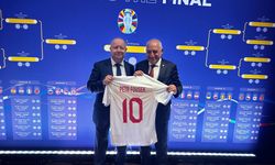 TFF Başkanı Büyükekşi ve Çekya Futbol Federasyonu Başkanı Fousek bir araya geldi