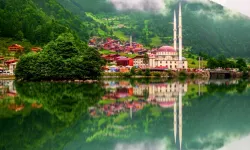 Trabzon'un tarihi ve turistik mekanlarında bayram tatili yoğunluğu sürüyor