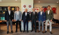 TFF Başkanı Büyükekşi, EURO 2024'e gidecek hakemlerle buluştu