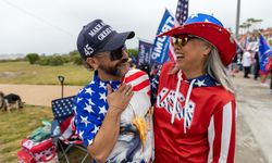 Eski ABD başkanı ve Cumhuriyetçi aday adayı Donald Trump California'da