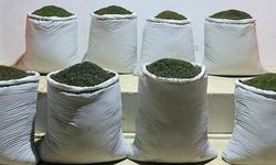 Adana'da kamyonette 8 kilogram esrar ele geçirildi