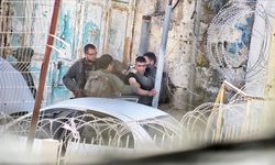 İsrail askerleri, Batı Şeria'da 60 Filistinliyi gözaltına aldı