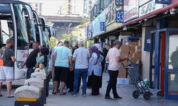 Büyük İstanbul Otogarı'nda tatil dönüşü yoğunluk yaşanıyor