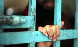 İsrail'deki bir gözaltı merkezinde tutulan Filistinlilere insanlık dışı muamele