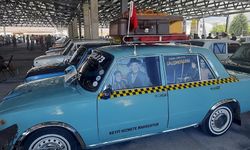 Klasik otomobil tutkunları Afyonkarahisar'da buluştu