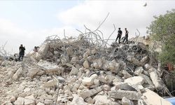 İsrail güçleri, Filistinlilere ait evleri yıkmaya başladı