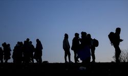 881 düzensiz göçmenin sınır dışı işlemleri başlatıldı