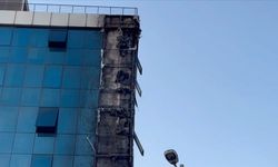 Ataşehir'de iş merkezinde çıkan yangın söndürüldü