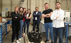 ERÜ'de, zarar gören uçak pistlerinin hızlı tamiri için malzeme geliştirildi