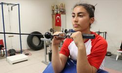 Sümeyra'nın hedefi, "erkek sporu diyenlere inat" dünya şampiyonluğu