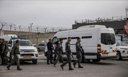 İsrail hapishanesindeki Filistinliler avukatlarıyla görüşmeleri halinde işkenceyle tehdit ediliyor