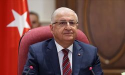 Bakan Güler, İstanbul Tersanesi Komutanlığında incelemelerde bulundu