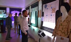 Roma'da "Dualı Gömlekler" sergisi açıldı