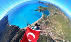 Bayram tatilinde Babadağ'dan 7 bin 117 kişi yamaç paraşütüyle uçtu