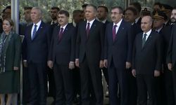 Cumhurbaşkanı Yardımcısı Yılmaz, 15 Temmuz Şehitliği'ni ziyaret etti