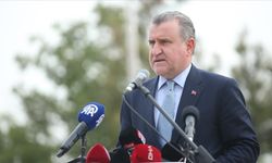 Bakan Bak: Olimpiyatlara 102 sporcu kazandıran kulüplerimize şükranlarımı sunuyorum