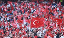 Hollanda maçında tribünleri tekrar beyaza boyayacağız