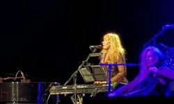 Kanadalı müzisyen Loreena McKennitt, Harbiye'de konser verdi