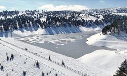 Kahramanmaraş'ta Merk Göleti buz tuttu