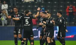 Beşiktaş, taraftarı önünde Galatasaray'a karşı avantajlı