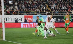 Galatasaray, deplasmanda Alanyaspor'u 2-1 yendi