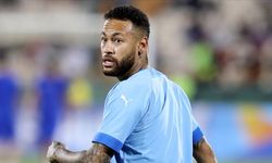 Neymar, gözyaşlarıyla sahayı terk etti