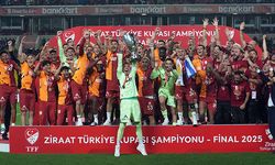 Galatasaray, Ziraat Türkiye Kupası'nı kaldırdı