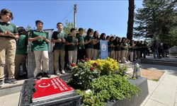 Şenay Aybüke Yalçın, vefatının 8. yılında Çorum'daki kabri başında anıldı