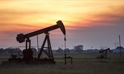 ABD petrol fiyatı tahminini yukarı yönlü revize etti