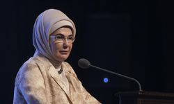 Emine Erdoğan, Vatikan'da "Dünya 5'ten büyüktür" mesajı verdi