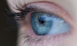 Kontakt lensle yüzmek "enfeksiyon riskini artırıyor" uyarısı
