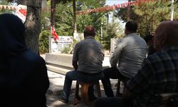 Şehit Ömer Halisdemir'in kabrinde yoğunluk yaşanıyor