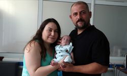800 gram doğan bebek kuvöz sürecinin ardından taburcu edildi