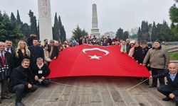 AY YILDIZLI BAYRAĞA SAHİP ÇIKMAK İÇİN ORTAK DURUŞ